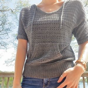 Summer shirt with pocket and hood